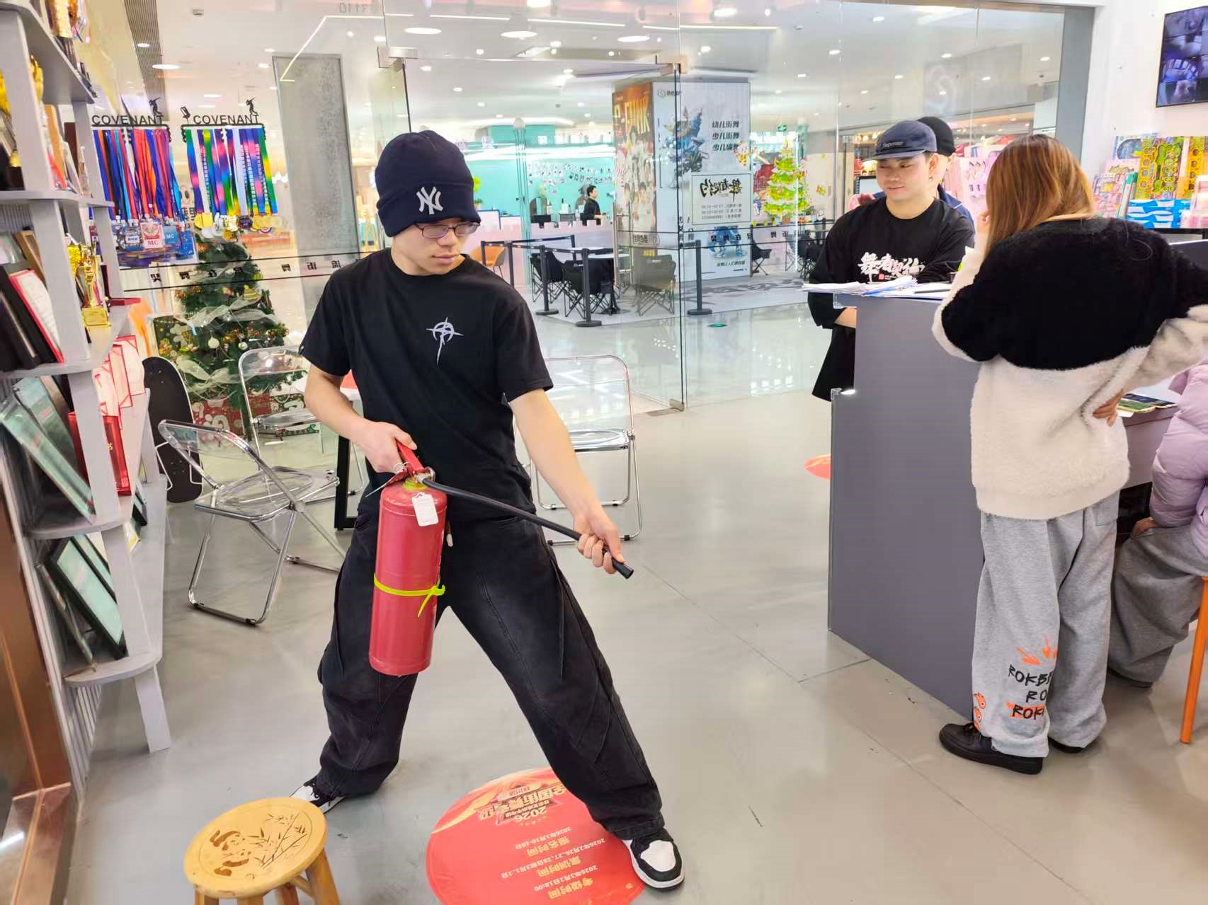 水晶城开展消防手艺培训，，，，，，，，筑牢清静防护网