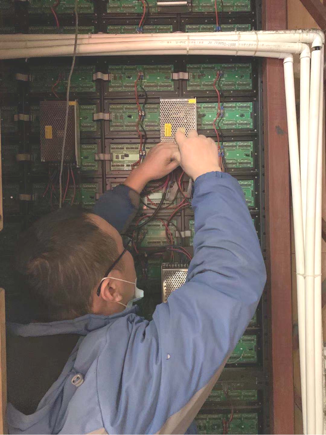 钱江商城开展用电线路清静专项检查事情