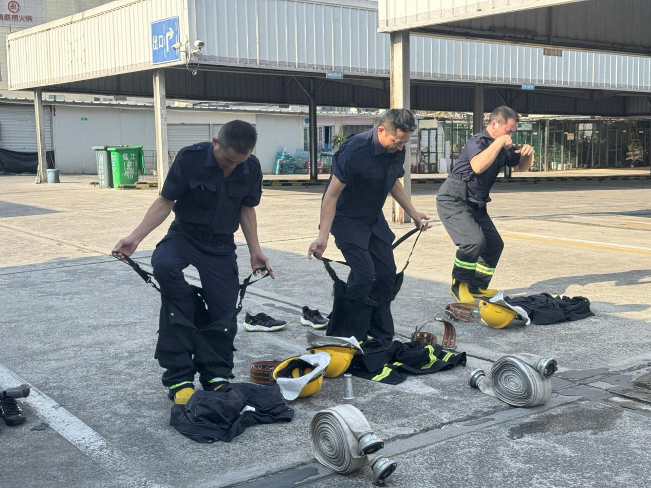 筑牢“防火墙”，，，，，，，钱江商城起劲备战消防运动会