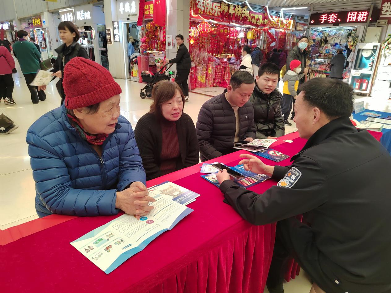 全力守好群众腰包 反诈宣传一直歇