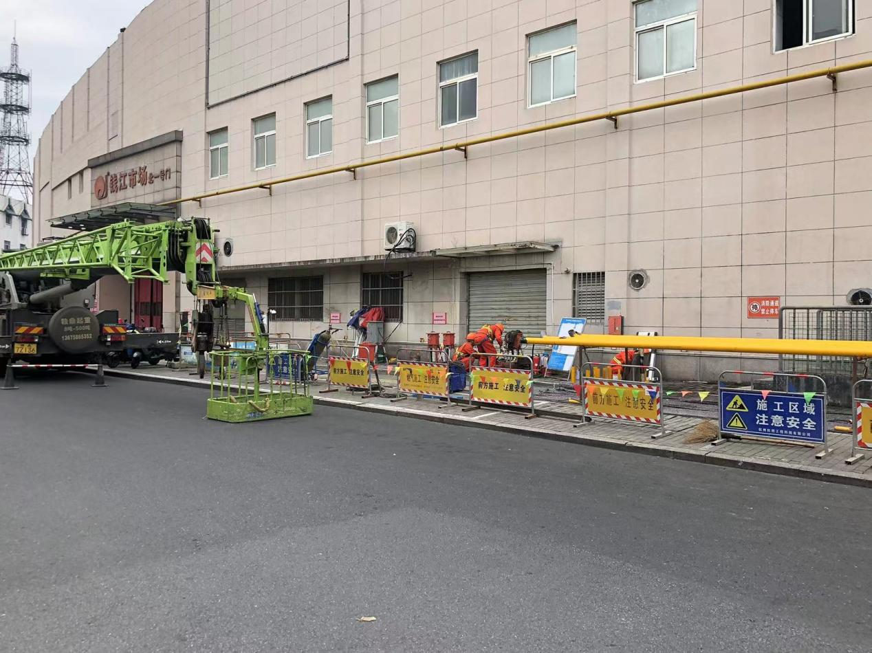 钱江商城有序推进室外燃气管道升级刷新工程