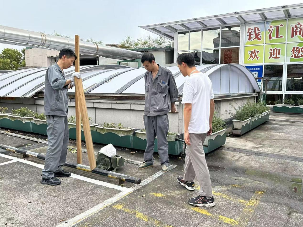 风雨退去，，，，，，，清静先行！钱江商城开展清静巡查事情