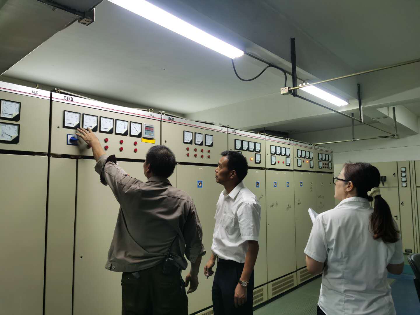 清静排查除隐患  喜迎双节保平安