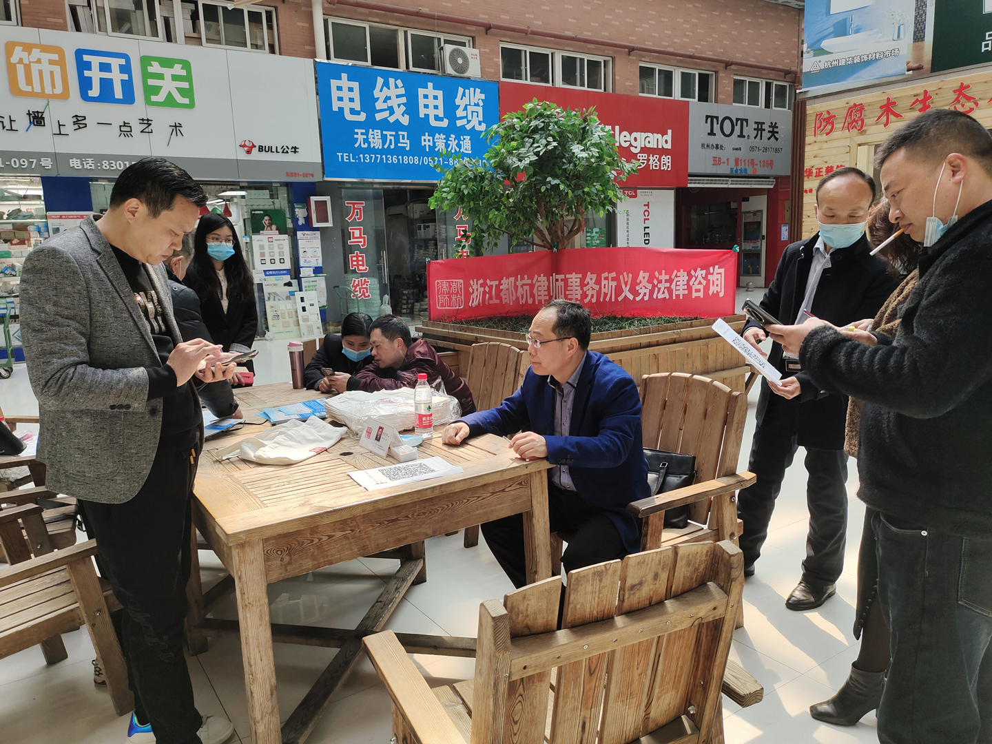 执法服务进利记官网平台入口市场啦