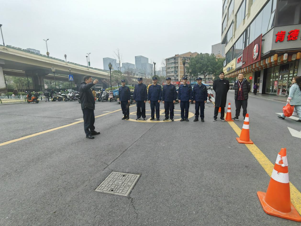 ?钱江商城与水晶城开展消防清静联动实战演练