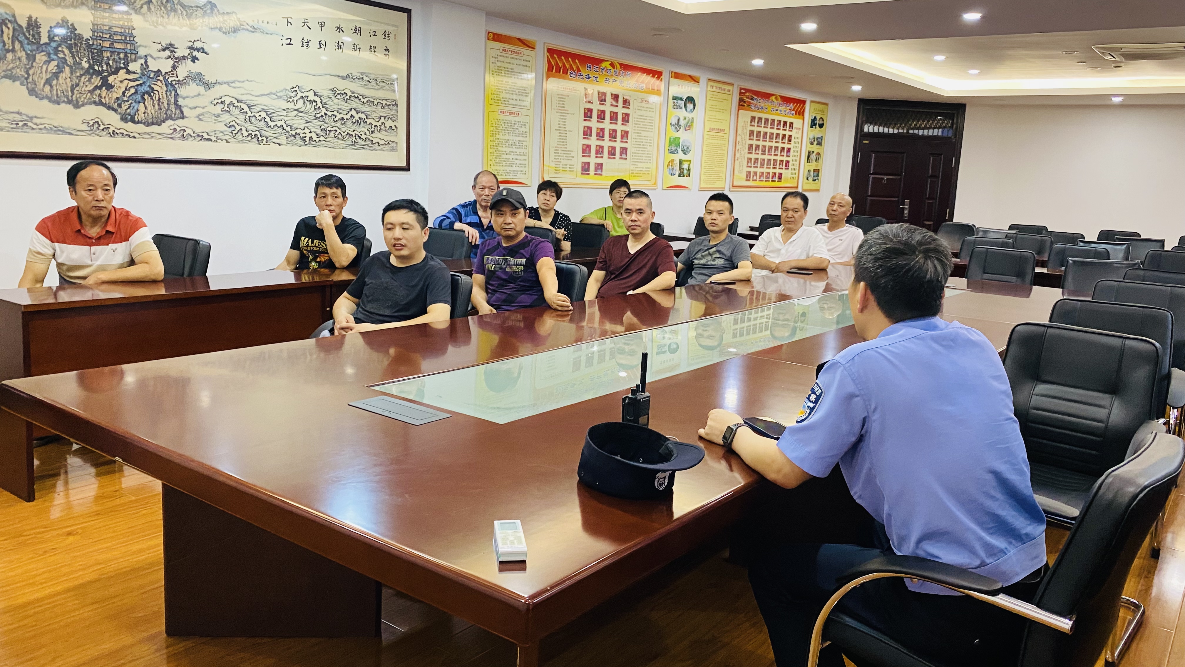 钱江商城团结大关派出所开展购销刀具管理培训