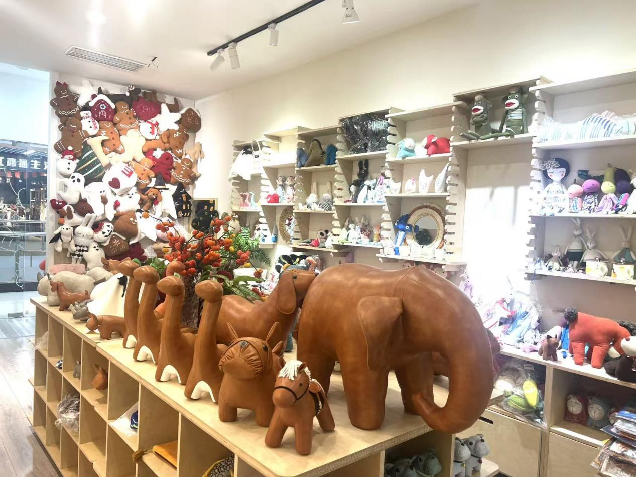钱江商城“祁式造物局”门店开业手工动物玩偶开启家居艺术新体验
