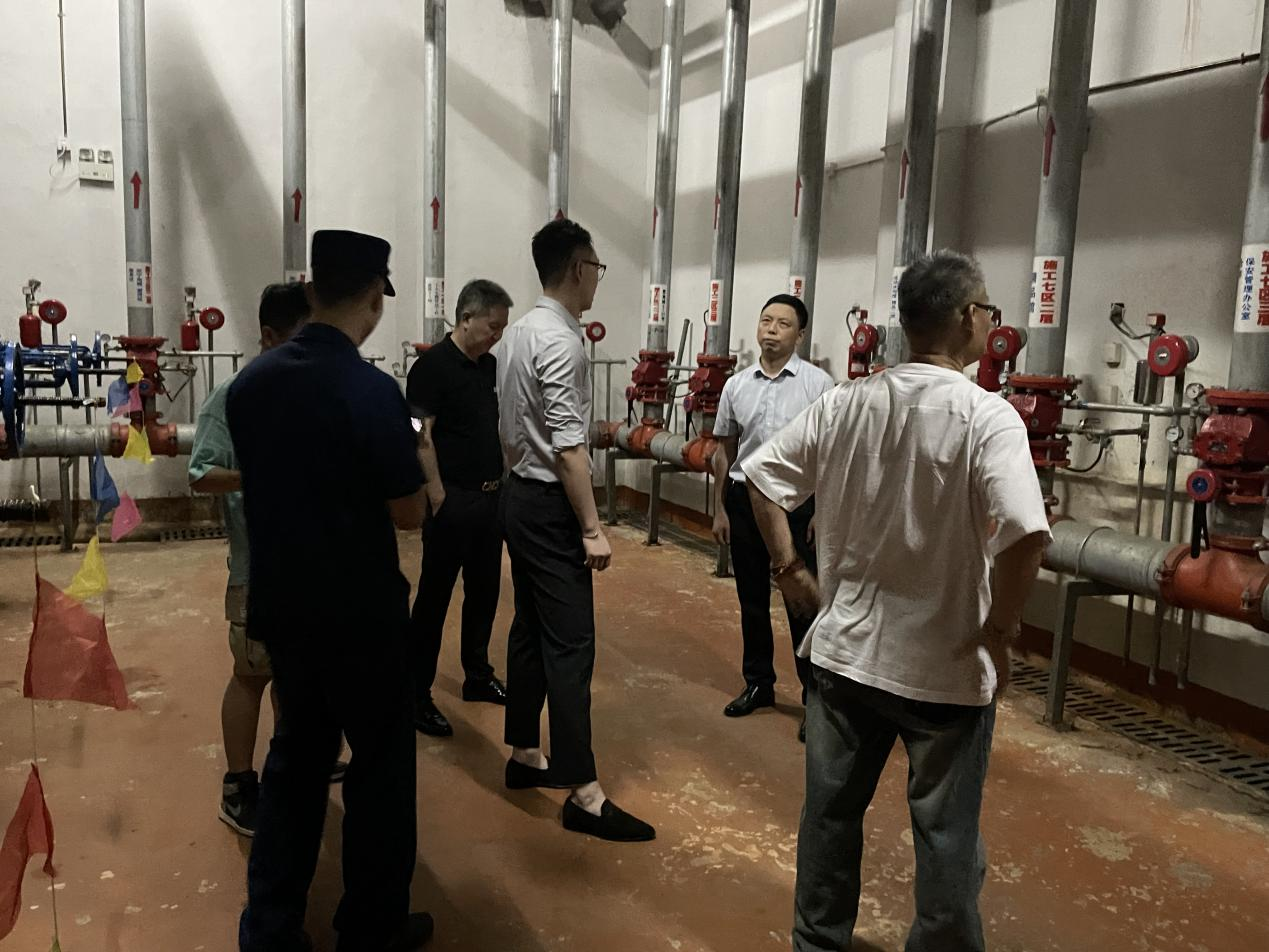 大关街道向导节前走访钱江商城开展清静生产检查事情