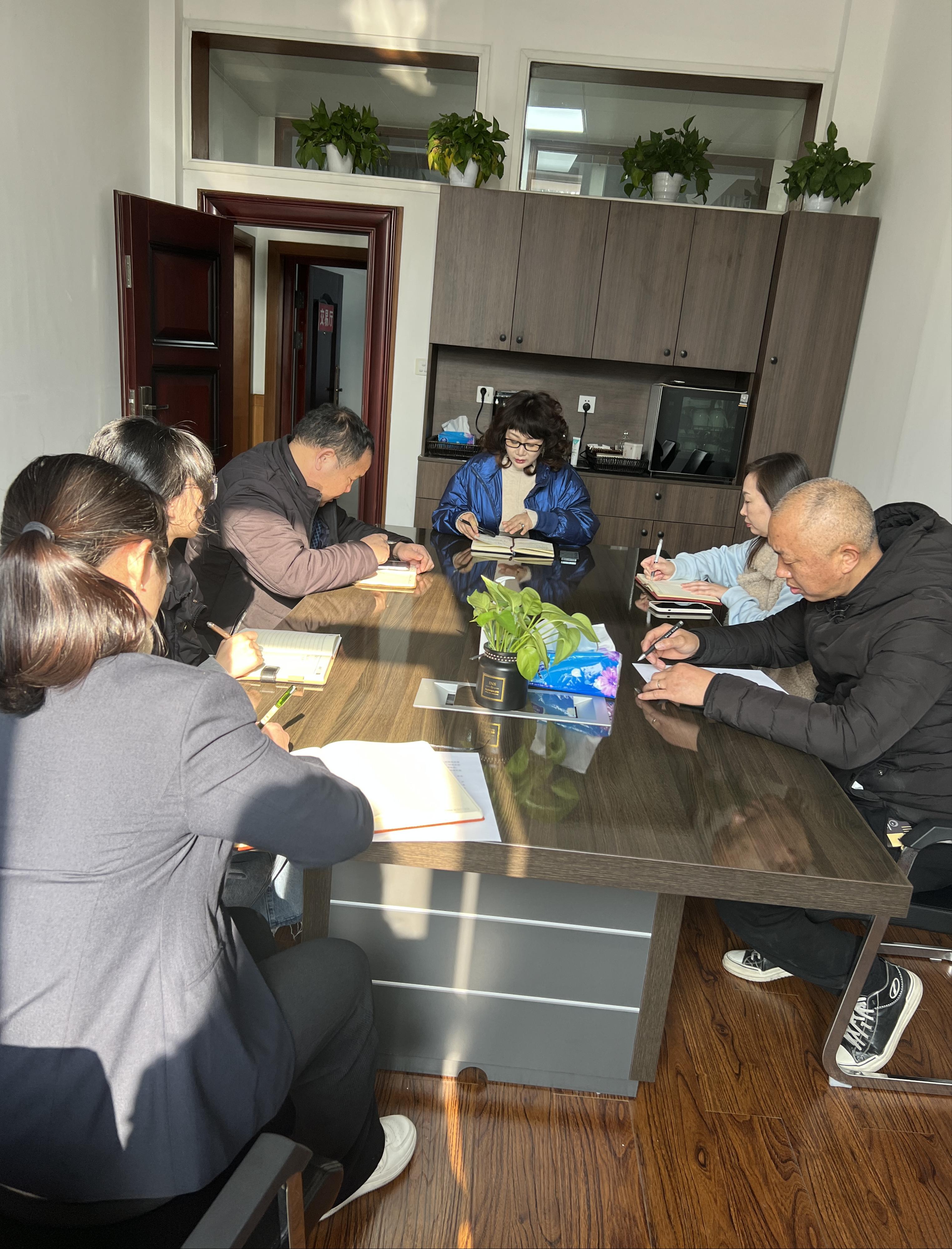 疫情防疫齐参战，，，，，，，众志成城筑防地