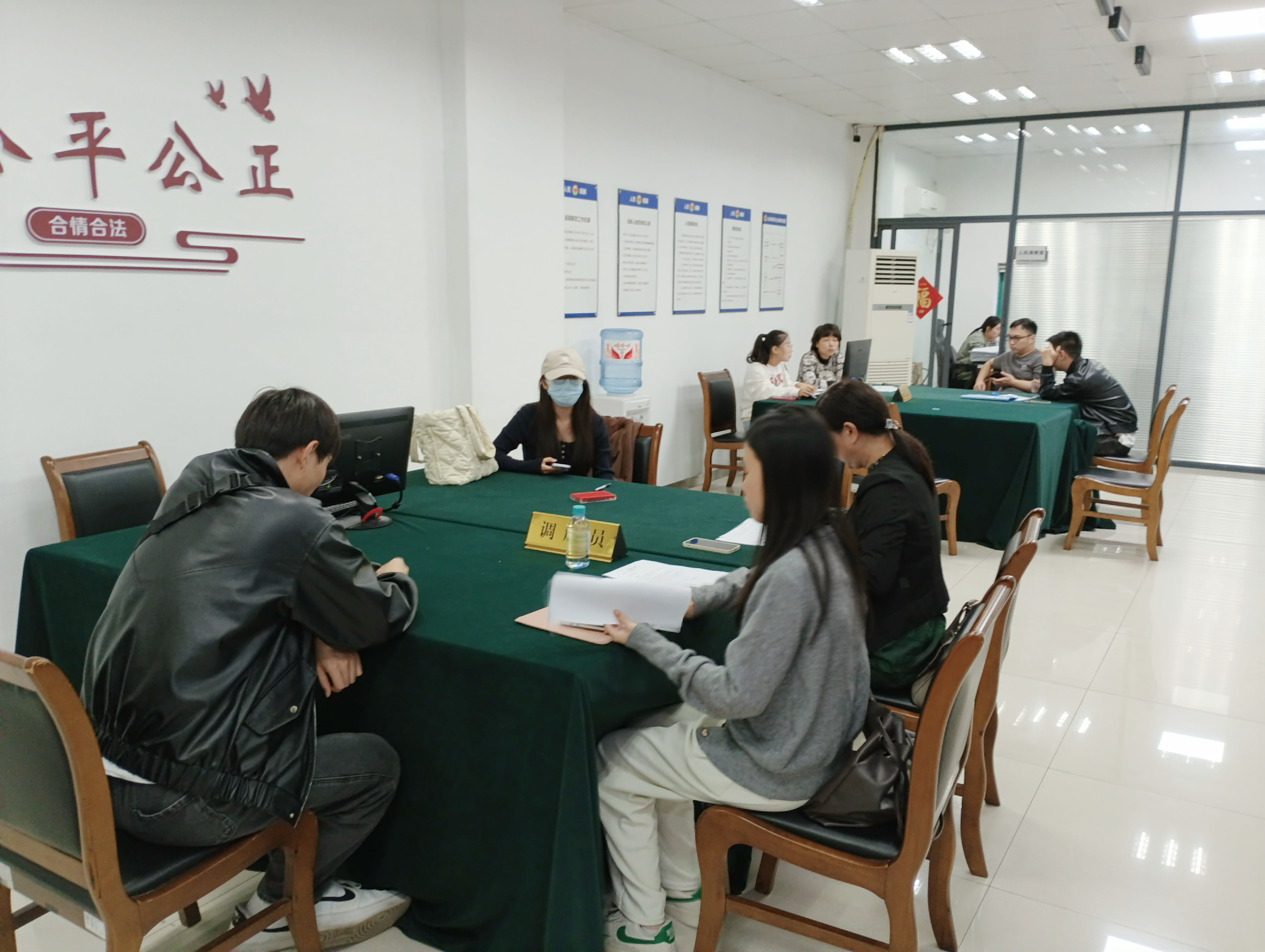 调解显温情，，，，，，，，商业洪流中的信托与重生