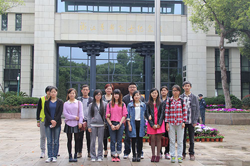 20140328利记官网平台入口文创园党支部清明节祭扫云居山革命义士墓 (3).jpg