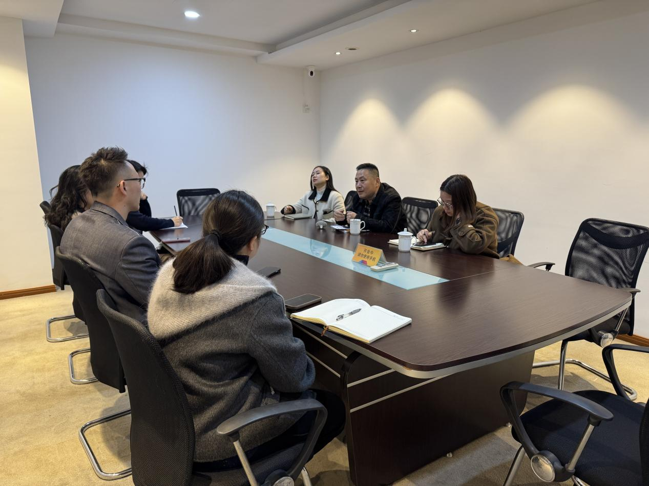 上塘街道总工会调研 钱江商城、水晶城工会事情