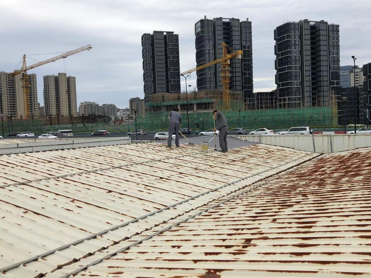 钱江商城开展车棚“旧貌换新颜”整理事情