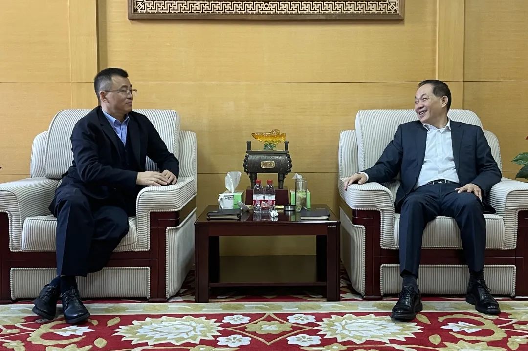 拱墅区副区长，，，，，，，公循分局党委书记、局长徐晓东一行莅临集团指导