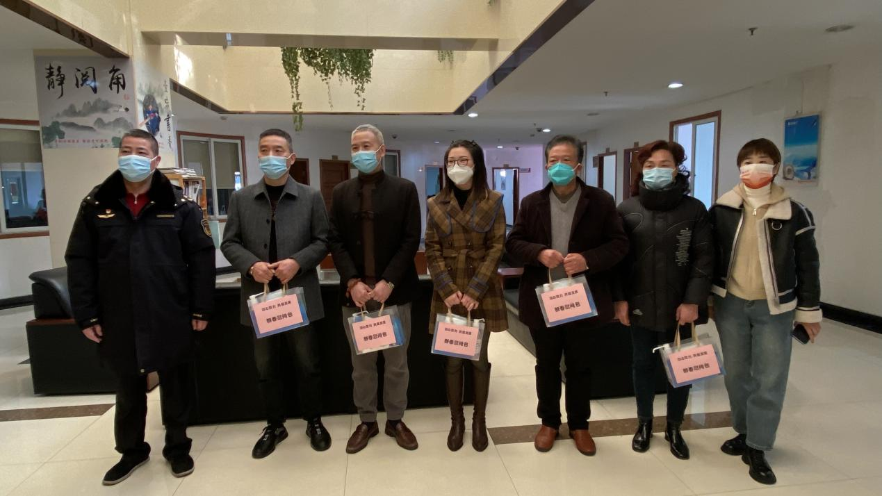 集团工会开展“迎新春 送温暖”慰问运动