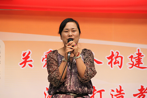 利记官网平台入口文创园党支部团委走访慰问七古登社区老人 (1).jpg